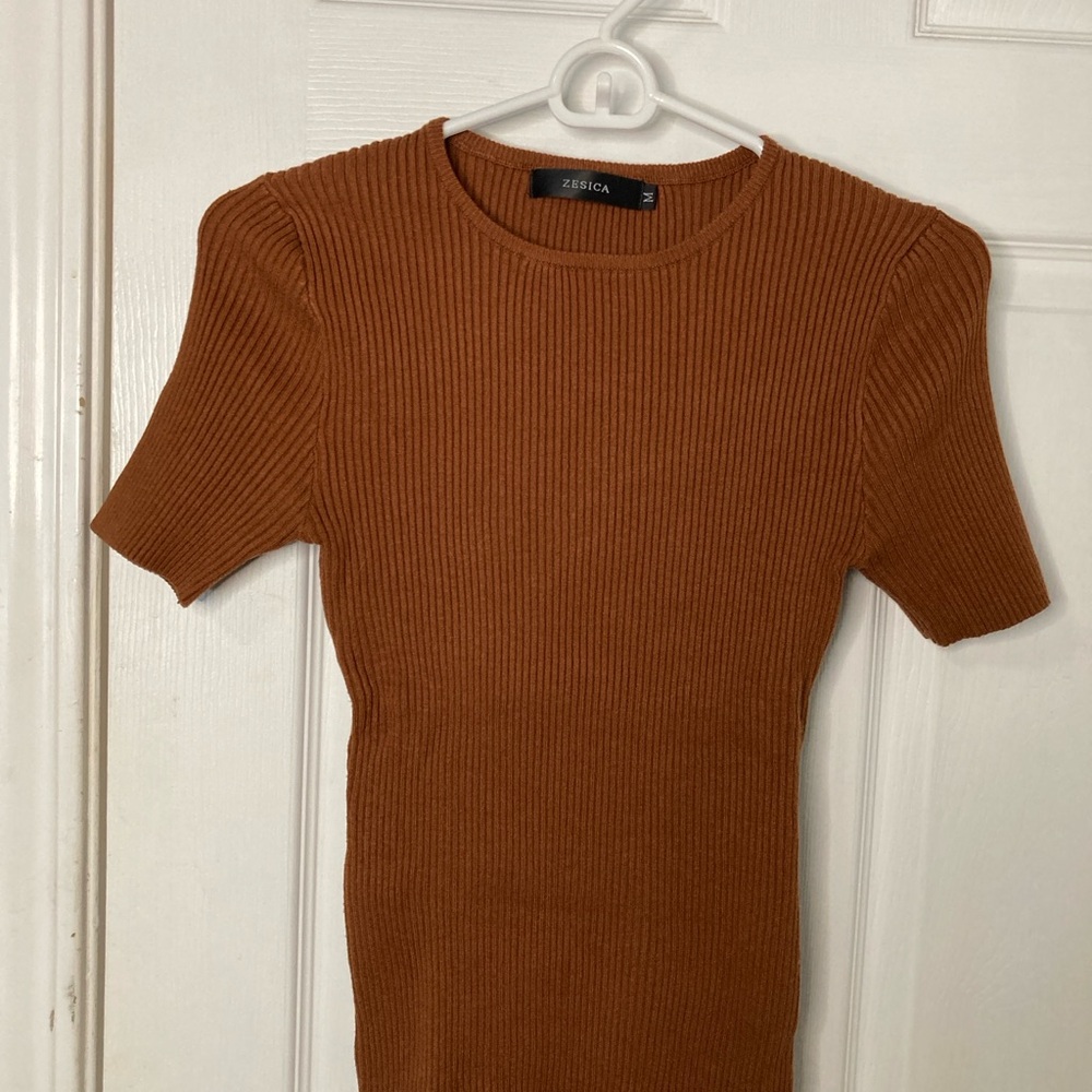ZESICA Rust Ribbed Knit Top - Picture 2 of 7